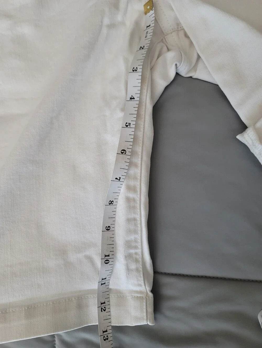 CAbi White Denim Shorts – Size 6